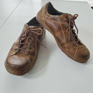 Dr. Martens Men 10 WM 11 Distressed Leather Oxford